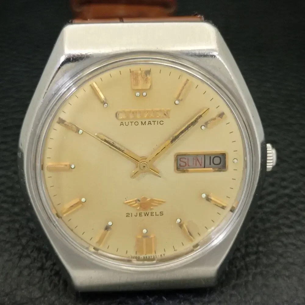 Vintage 1974 Citizen Automatic Mens Silver Watch W/daydate & Gold accents